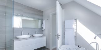 Top del bagno: come pulire bene il piano del lavabo