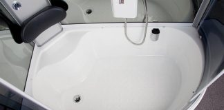 Piletta box doccia: cos’è, come preservarla, sostituirla e lavarla al meglio