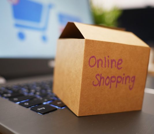 Acquistare online: assicurare il pacco ed altri consigli per un esito sempre positivo