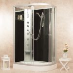 Box doccia con seggiolino: a cosa serve, come si usa e che caratteristiche ha