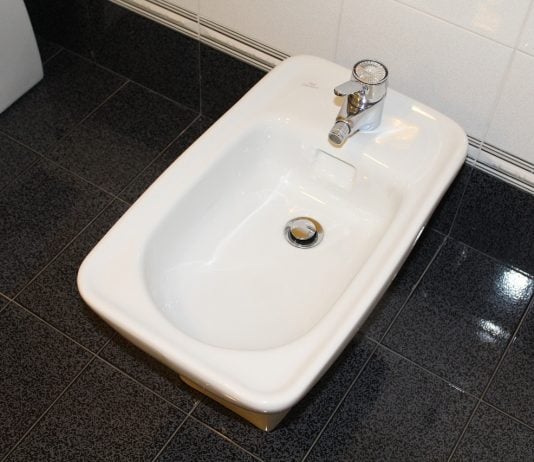 Il bidet schizza acqua: come risolvere questo problema